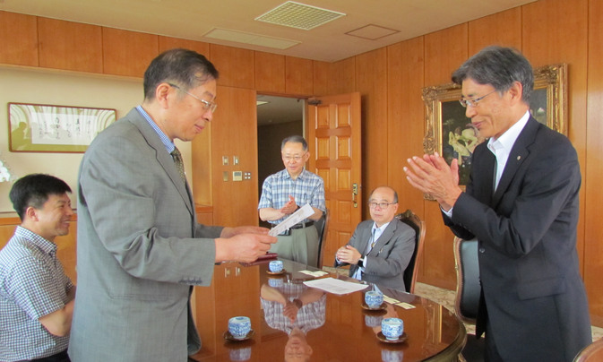 中国の「煙台開発区通達日語培訓学校」訪問団が本学を訪れました