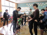 日田市立東渓小学校で本学留学生が交流会を開催しました