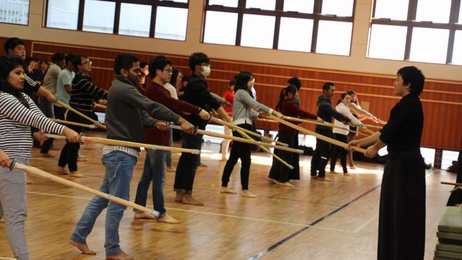 別科留学生が日本文化体験授業で剣道体験をしました