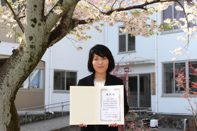 【食物栄養学科】高松伸枝教授が、「全国栄養士養成施設協会」の会長顕彰を受賞しました。