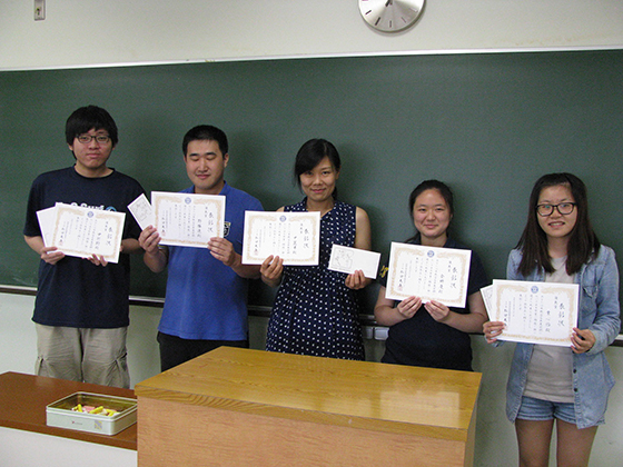 【日本語教育研究センター】平成27年度前期優良賞を授与しました